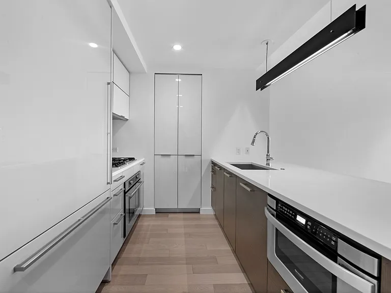 34 N 7th St #8C — Photo 4