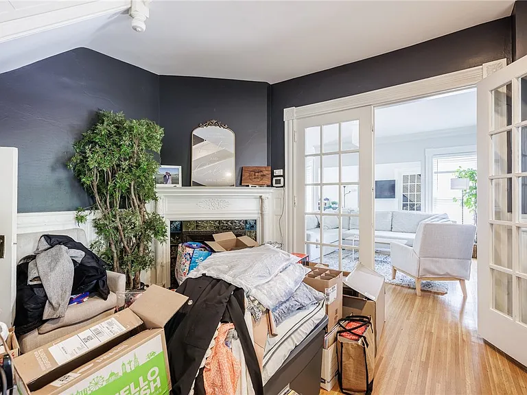 256 Oxford St #1 — Photo 11