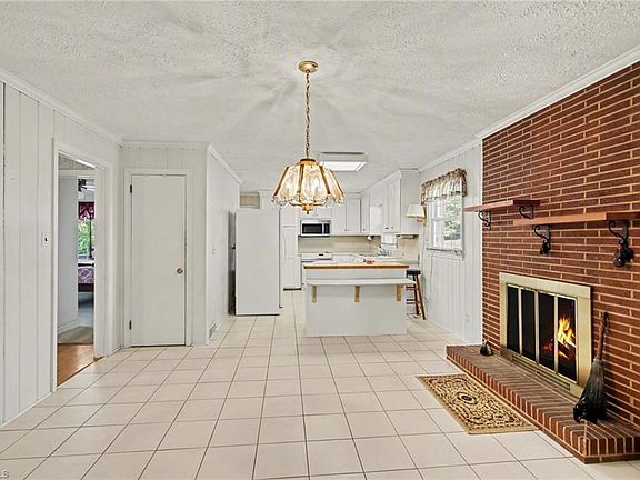 4th image of 2910 Birchwood Dr