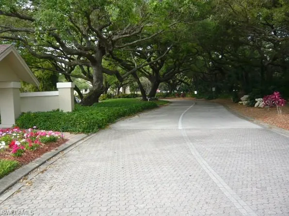 9743 Willow WAY, ESTERO, FL 33928