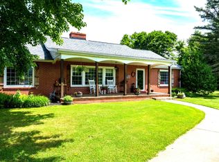68 Hillside Terrace Dr, Waynesville, NC 28786