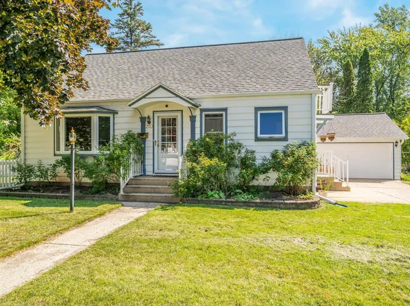 210 S Francis St, Brillion, WI 54110