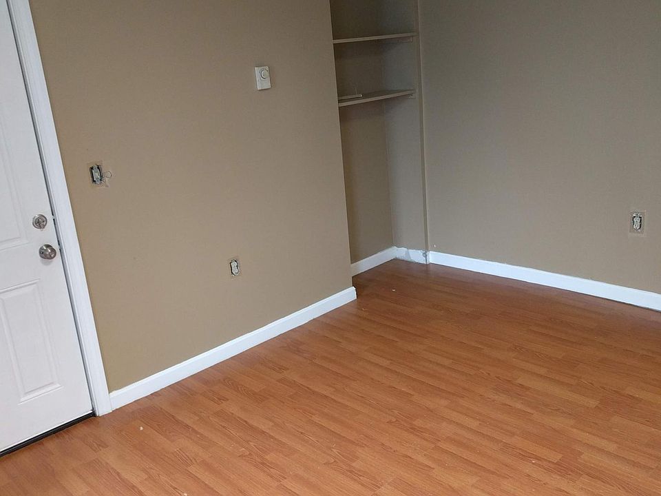 2nd image of 3 Chelsea St APT 2