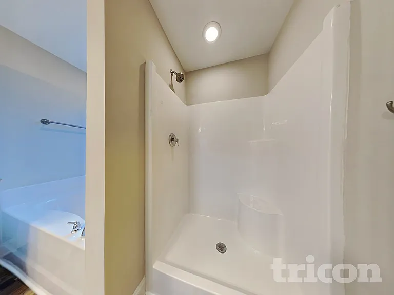 228 Hallmark Cir — Photo 9