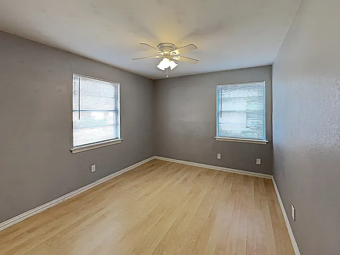 4731 Bedford Dr — Photo 13