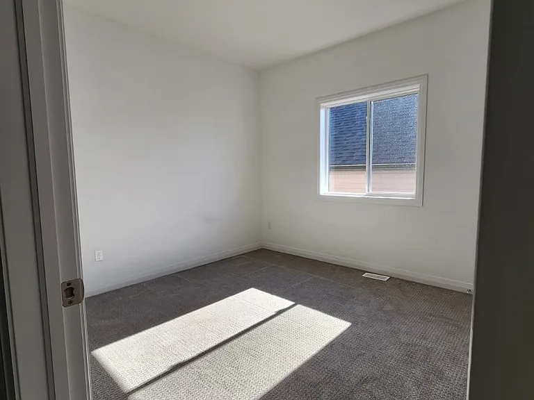 756 Burwell St #UPPER LEVEL — Photo 10