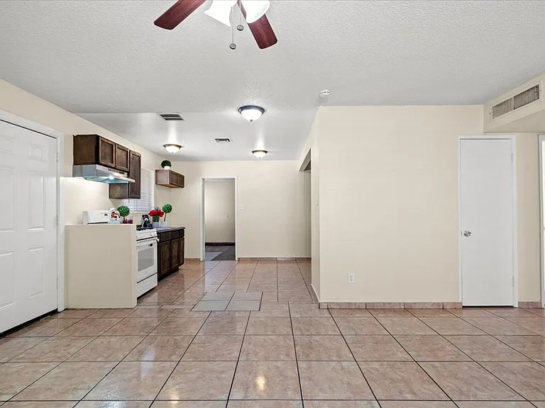 3421 E Twining Ave — Photo 5