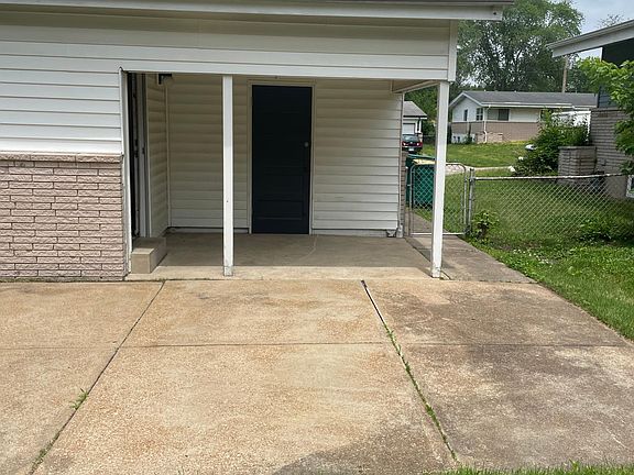 2nd image of 2256 Luxmore Dr