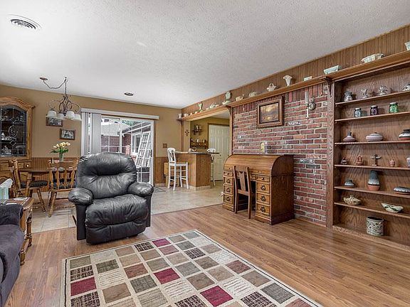 3rd image of 4701 W Riverbend Dr