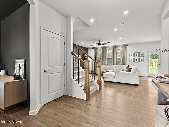 3rd image of 4625 Golden Eagle Dr