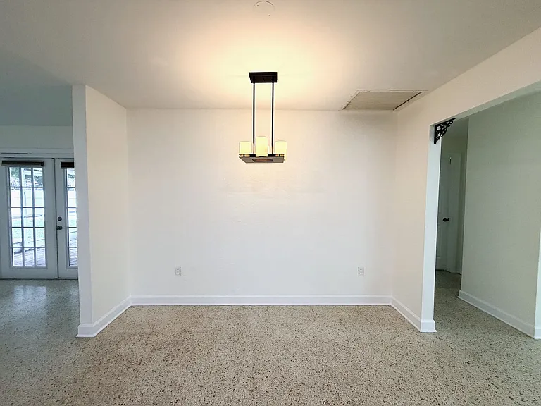 1637 S Mayfair Rd — Photo 12
