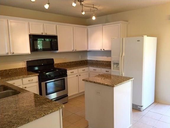 5th image of 2440 Eagle Mountain Dr