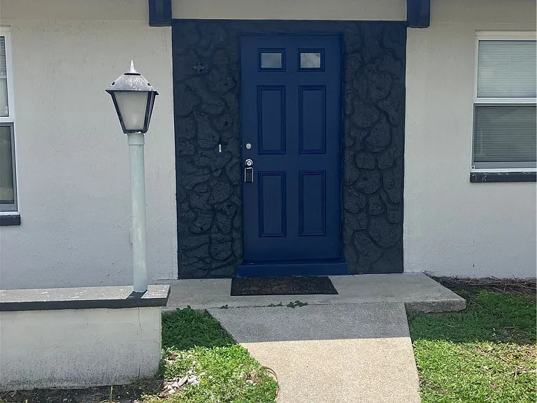 3923 SE 12th Ave — Photo 2