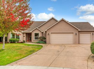27 Blackstone Ct, Eagle Pt, OR 97524