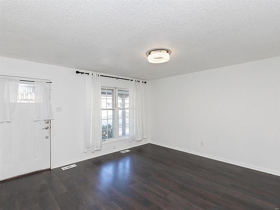 4th image of 11683 Altozano Ln