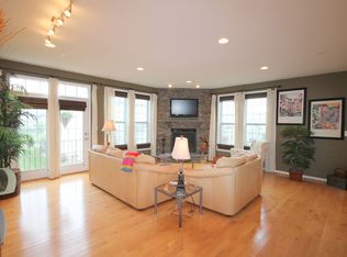 42952 Thornblade Cir, Ashburn, VA 20148