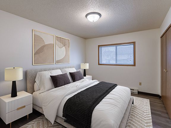 Fargo, ND Prairiewood Courts Apartments | Bedroom