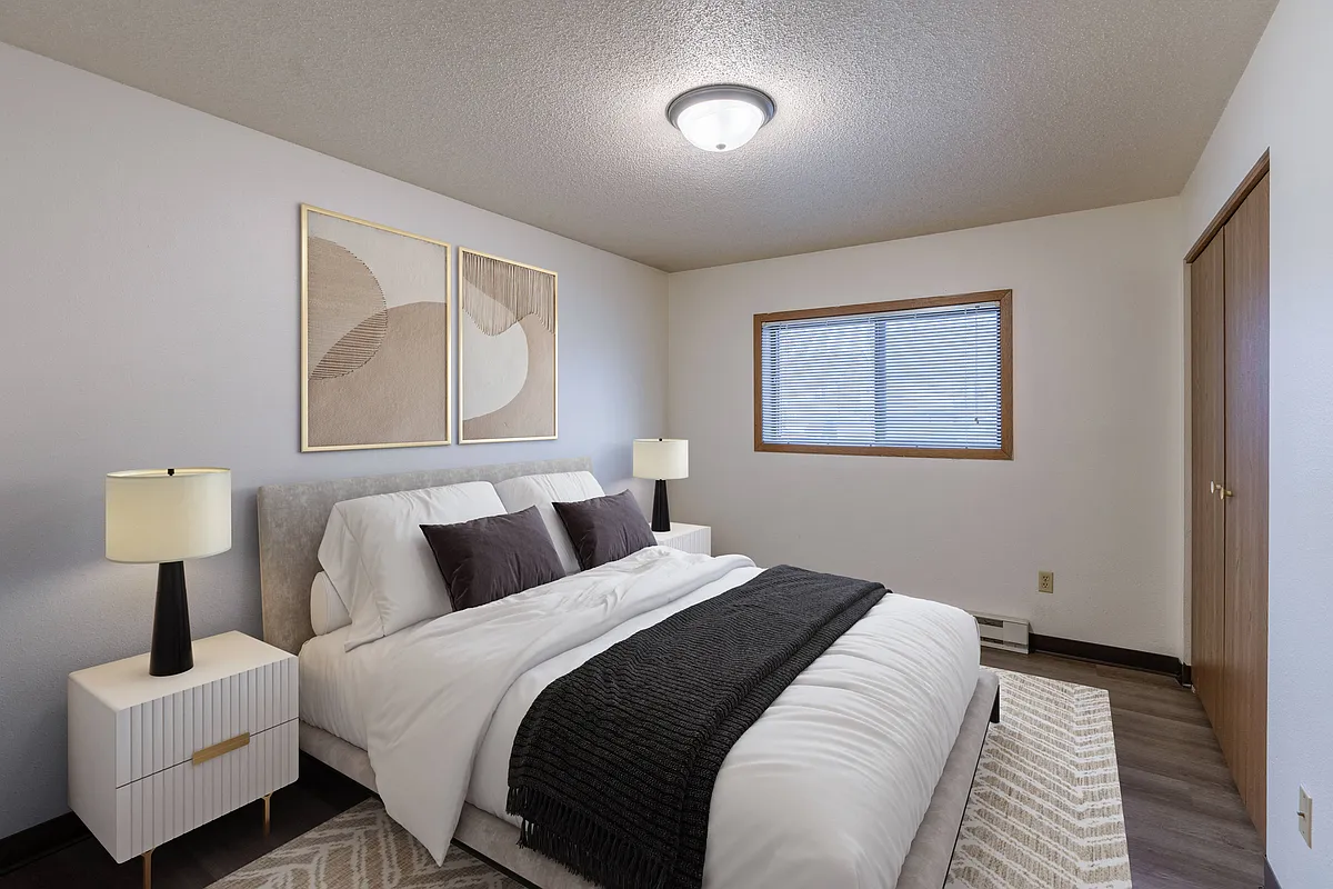 Fargo, ND Prairiewood Courts Apartments | Bedroom - Prairiewood Courts