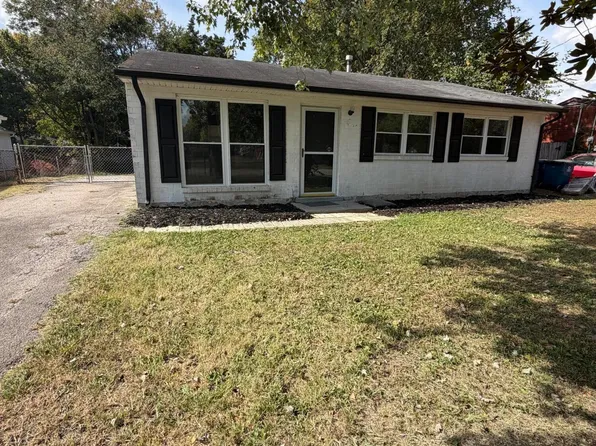 8706 Gary Way, Fairdale, KY 40118