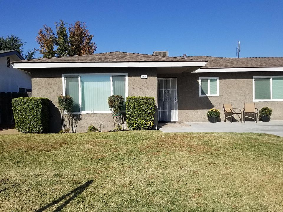 1st image of 2809 Willow Dr