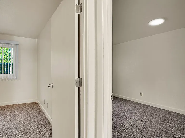 Garden Court Apts. — Photo 42