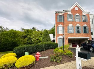 282 Overlook Ct, Coraopolis, PA 15108