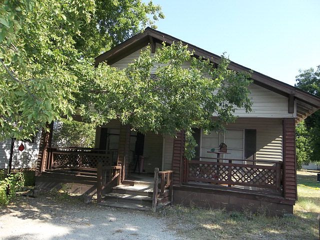 2nd image of 304 W 6th St