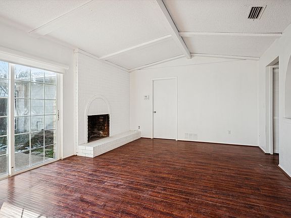 4th image of 2804 Royal Oaks Dr