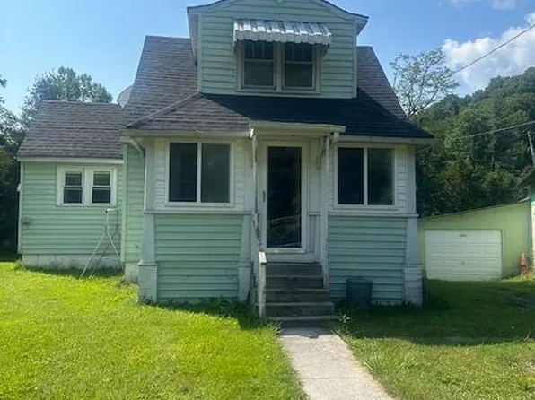 19 Green St, Richwood, WV 26261