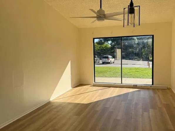 110 E Washington St #D3, Clermont, FL 34715