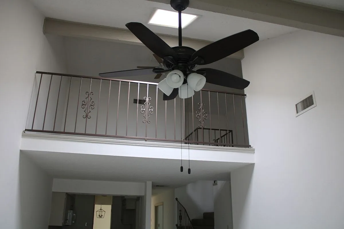 3 bed, 2.0 bath, 1548 sqft, $1,900 — Photo 2