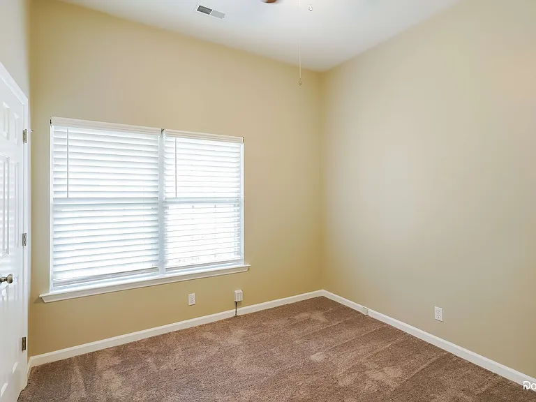 118 Northlake Dr — Photo 12