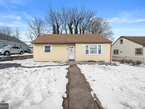 4th image of 17 Richard Rd