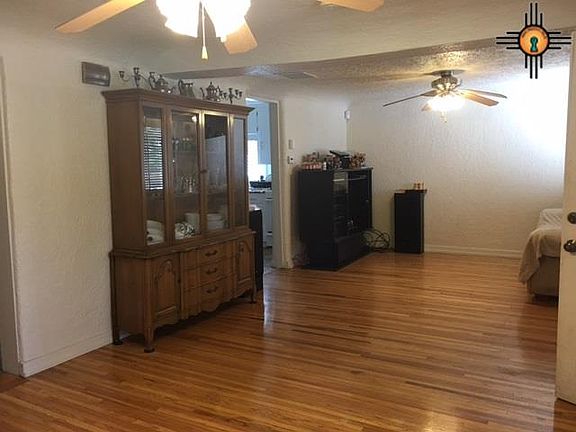 3rd image of 707 W Hill Ave
