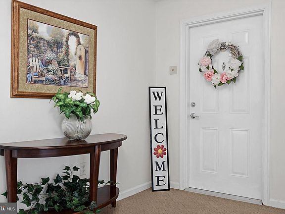 4th image of 121 E Creekside Dr #121