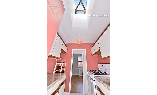 Sold by Engel & Völkers New York Real Estate | media 16