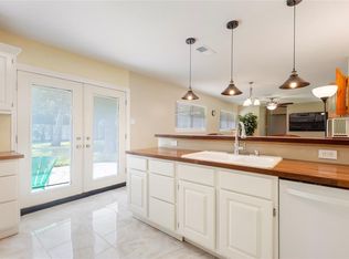 1726 Pine Grove Dr, Dickinson, TX 77539