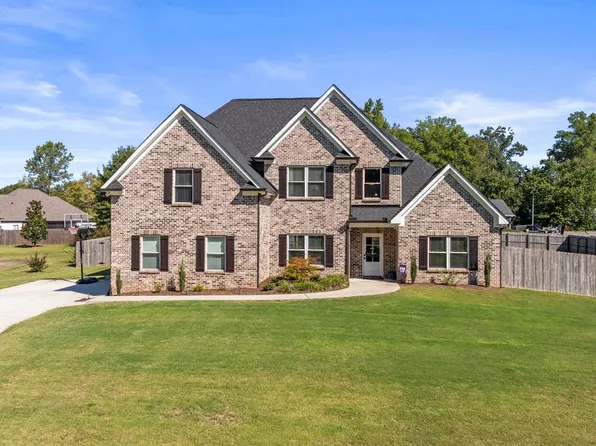 27 Hancock Rd, Fayetteville, TN 37334