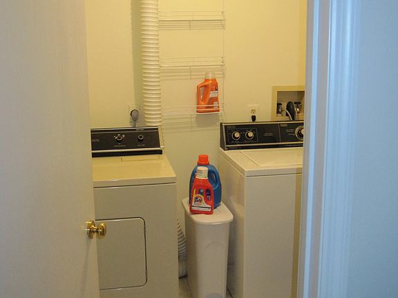 3rd image of 444 Palmspring Dr