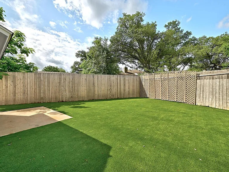 5807 Convict Hill Rd — Photo 26