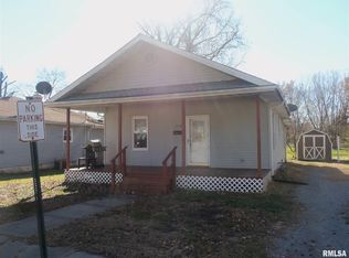728 E Taylor St, Benton, IL 62812