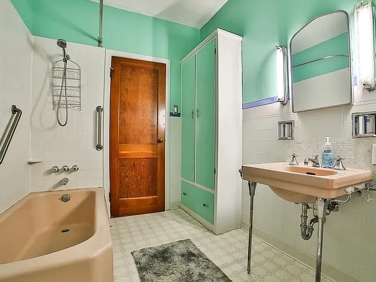 1811 Weston Ave #1 — Photo 12