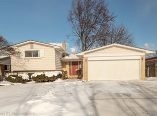 4939 Duchess Dr, Sterling Heights, MI 48310