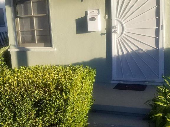 2nd image of 1454 E Wilson Ave