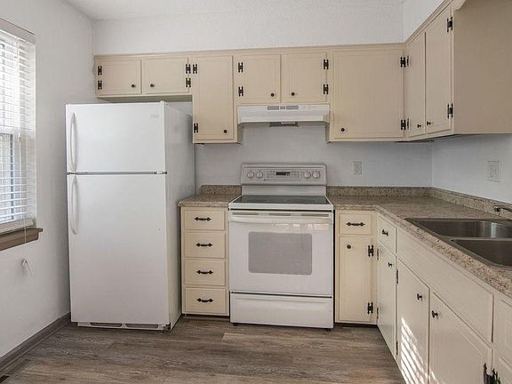 2nd image of 2323 4th Ave