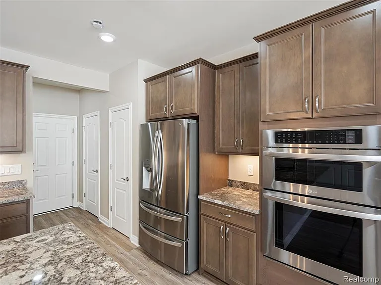 4021 Nottingham Cir — Photo 14
