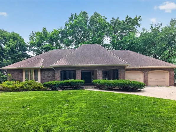 8017 W 102nd Ter, Overland Park, KS 66212