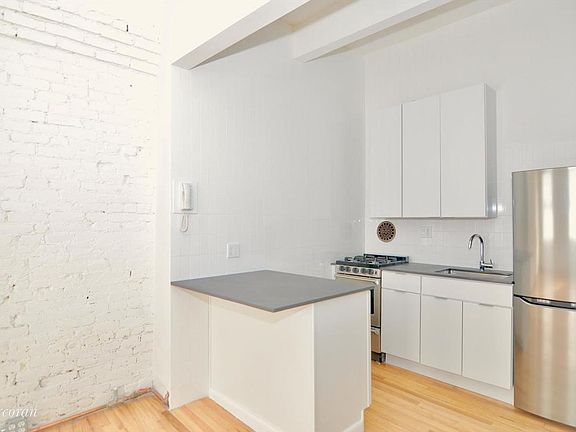 3rd image of 216 E 7th St APT 10