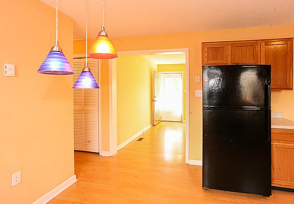 3rd image of 404 Onteora Blvd