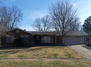 860 Robin Cir, Radcliff, KY 40160